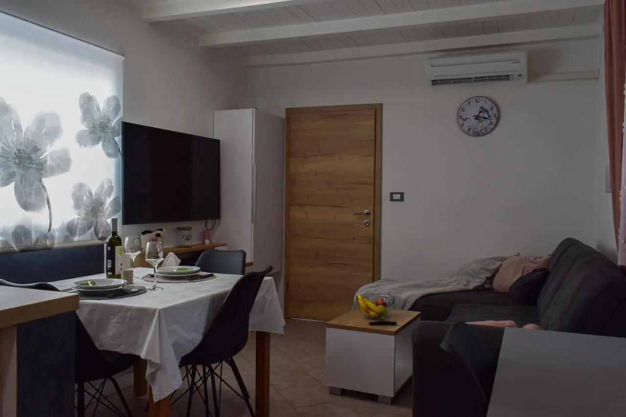 House Masha Apartment Pula 0*,  Croatia