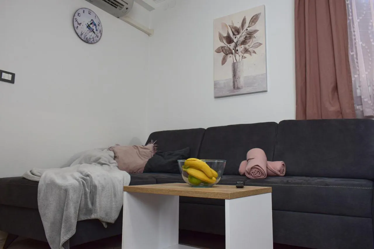 House Masha Apartment Pula